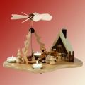 Pyramide mit R�ucherhaus und Winterkindern